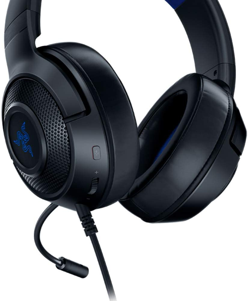Auriculares gaming negros con micrófono y logo Razer.