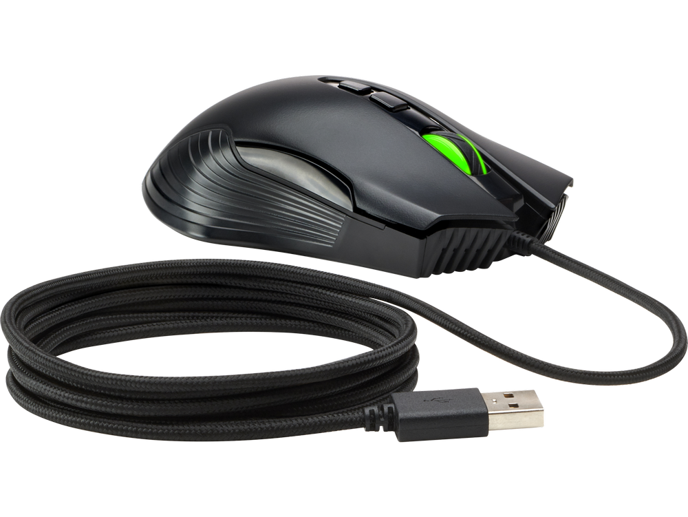 Ratón gaming negro con cable sobre fondo negro.