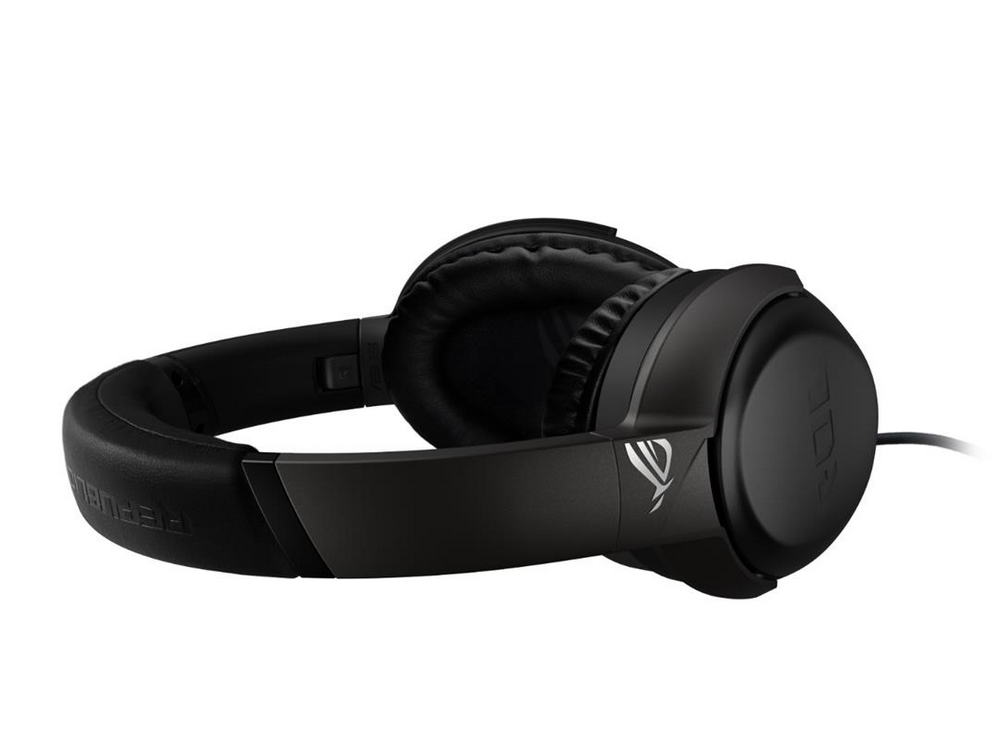 Auriculares negros sobre un fondo blanco. Los auriculares tienen un logotipo plateado.
