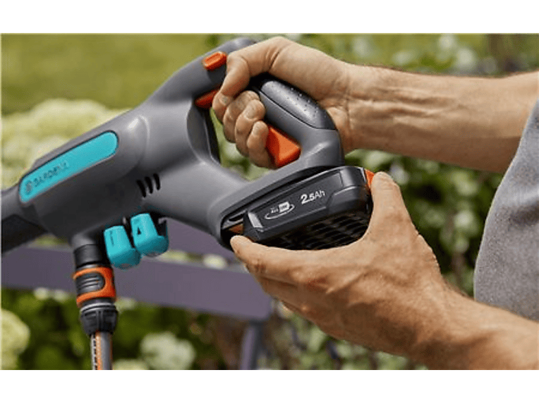 GARDENA 14800-20 AquaClean 24/18V P4A Ready-To-Use Set Akku-Mitteldruckreiniger (Grau/Türkis, 250 l/h) — Foto 5 von 5