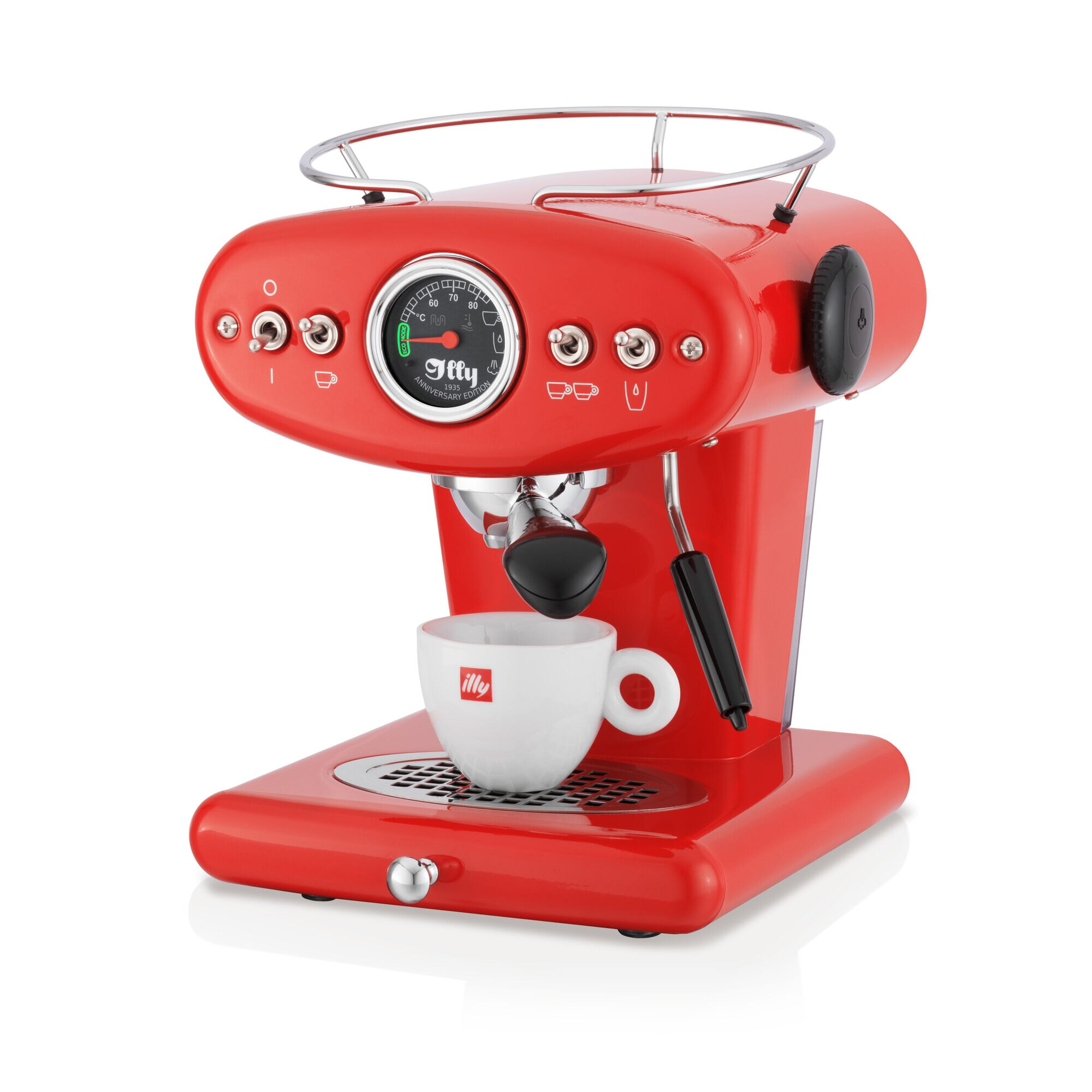 Eine rote Illy Espressomaschine mit einer Tasse. Sie hat ein kreisförmiges Messgerät und einen Chromakzent.