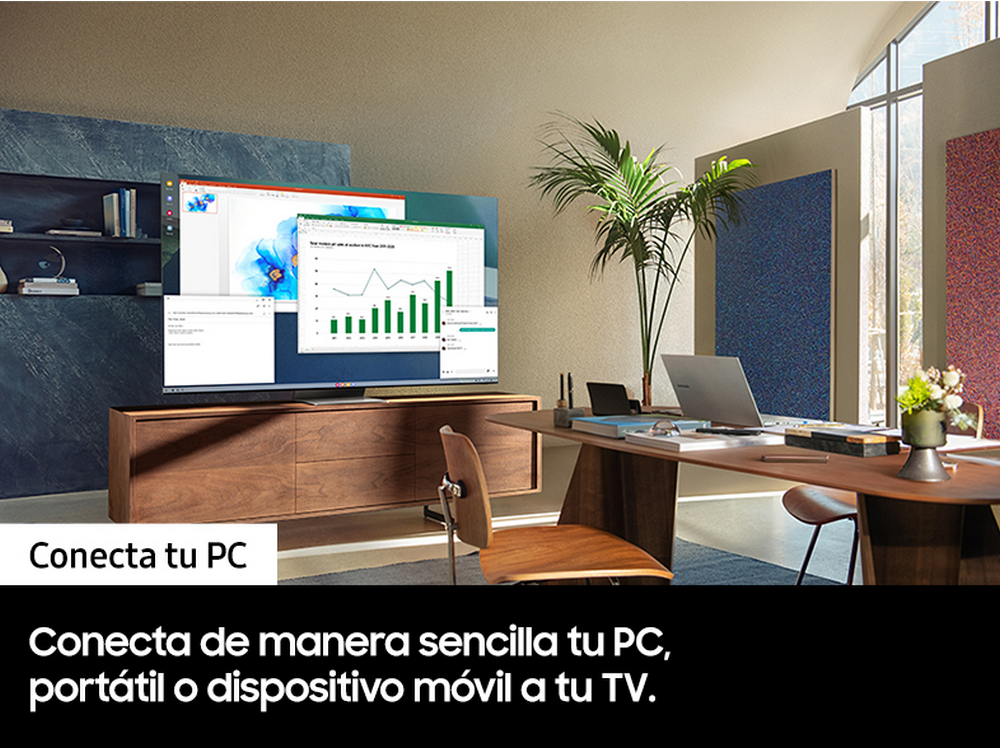 Una escena de sala de estar con una pantalla de TV que muestra una interfaz de computadora.
