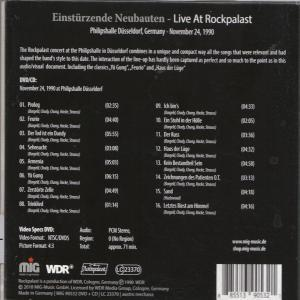 Rückseite einer CD-Hülle mit Text über den Live-Auftritt von Einstürzende Neubauten.