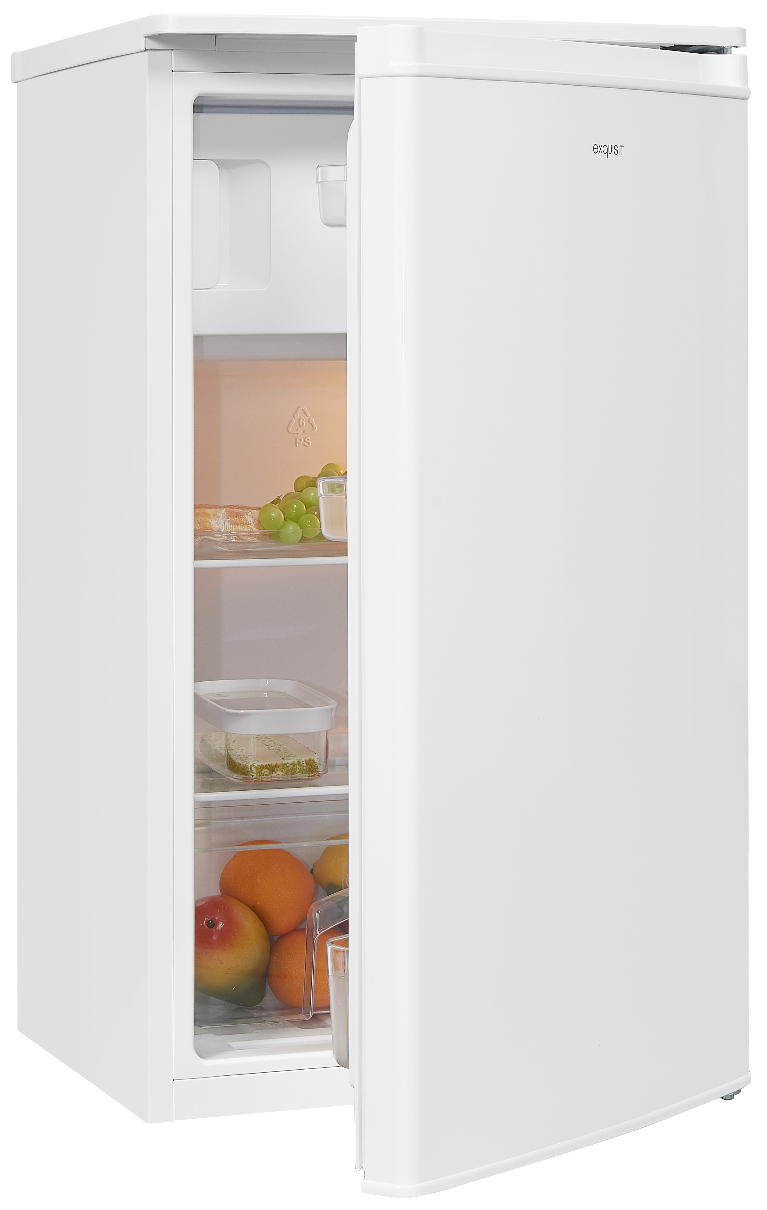 Ein weißer Kühlschrank mit geöffneter Tür, der Regale mit Lebensmitteln und ein Licht im Inneren zeigt.