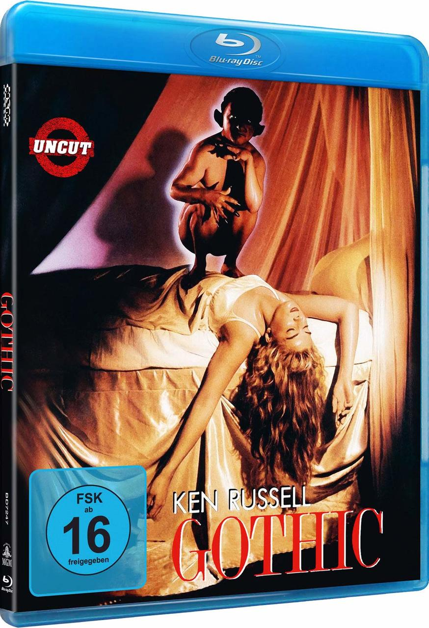 Blu-ray-Hülle für den Film Gothic. Eine Frau liegt im Bett, eine unheimliche Figur darüber.