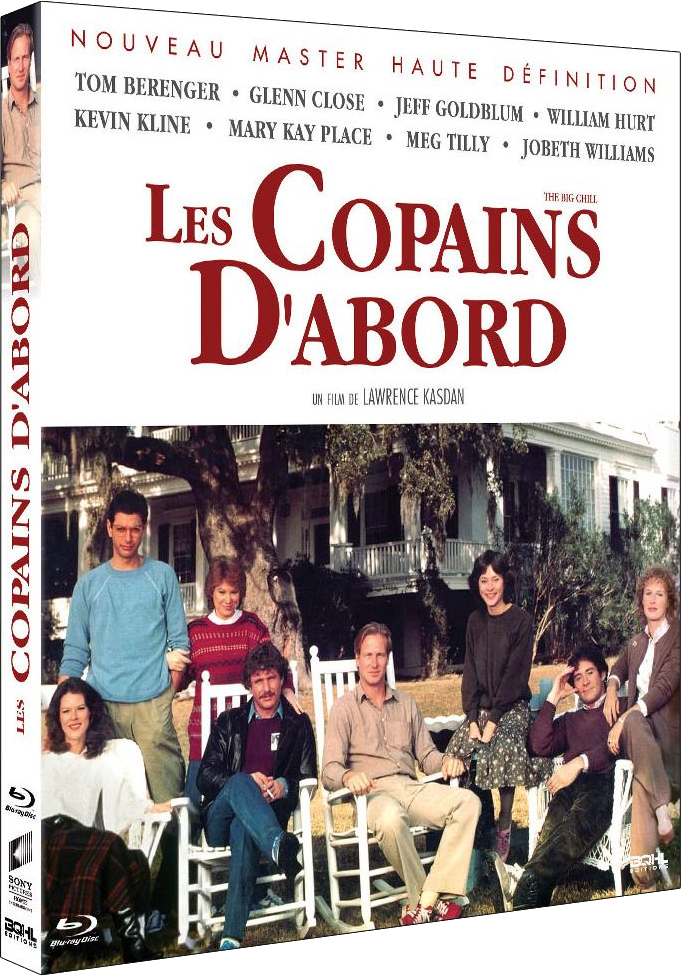 Couverture du film Les Copains D'Abord. Groupe de personnes devant une maison, texte en haut.
