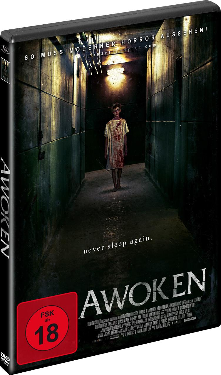 DVD-Cover für einen Horrorfilm. Eine Person in einem weißen Gewand steht in einem Flur.
