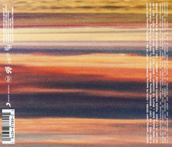 Albumcover mit Text, Sonnenuntergangshintergrund, Barcode und Musiklabel-Logo.