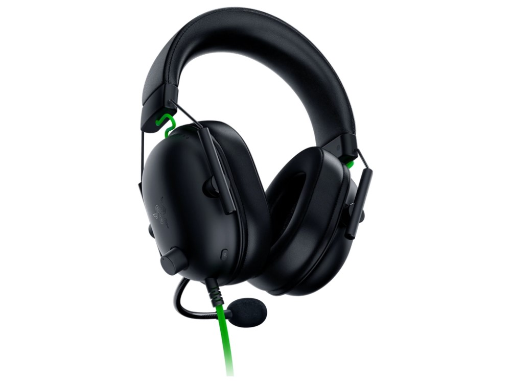 Auriculares gaming Razer negros con detalles verdes. Micrófono adjunto.