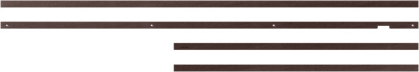 Plusieurs bandes de bois rectangulaires, marron, disposées horizontalement.