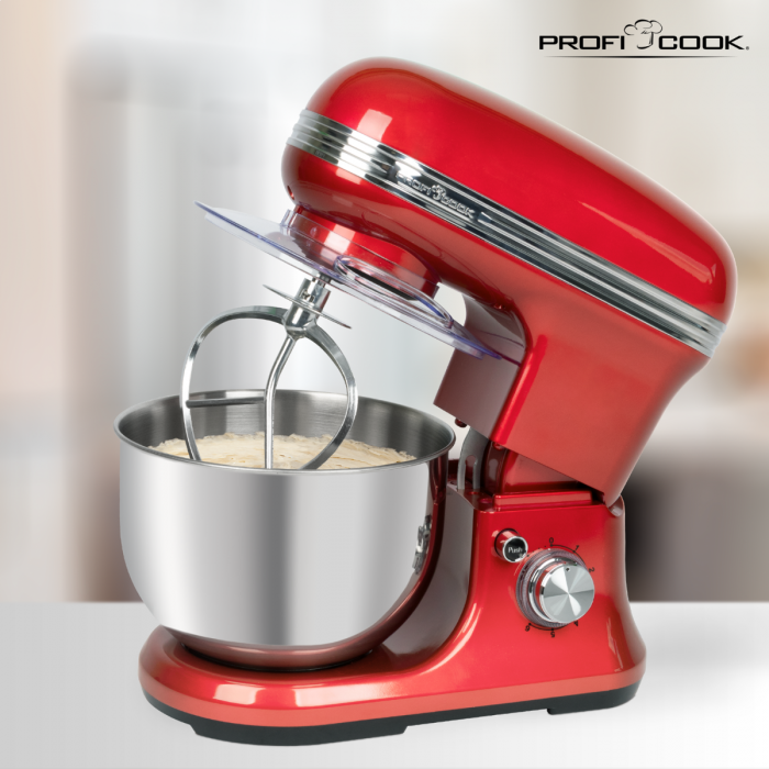 Roter Küchenmixer mit Edelstahl-Schüssel. Ein klarer Schutz schützt die Zutaten.