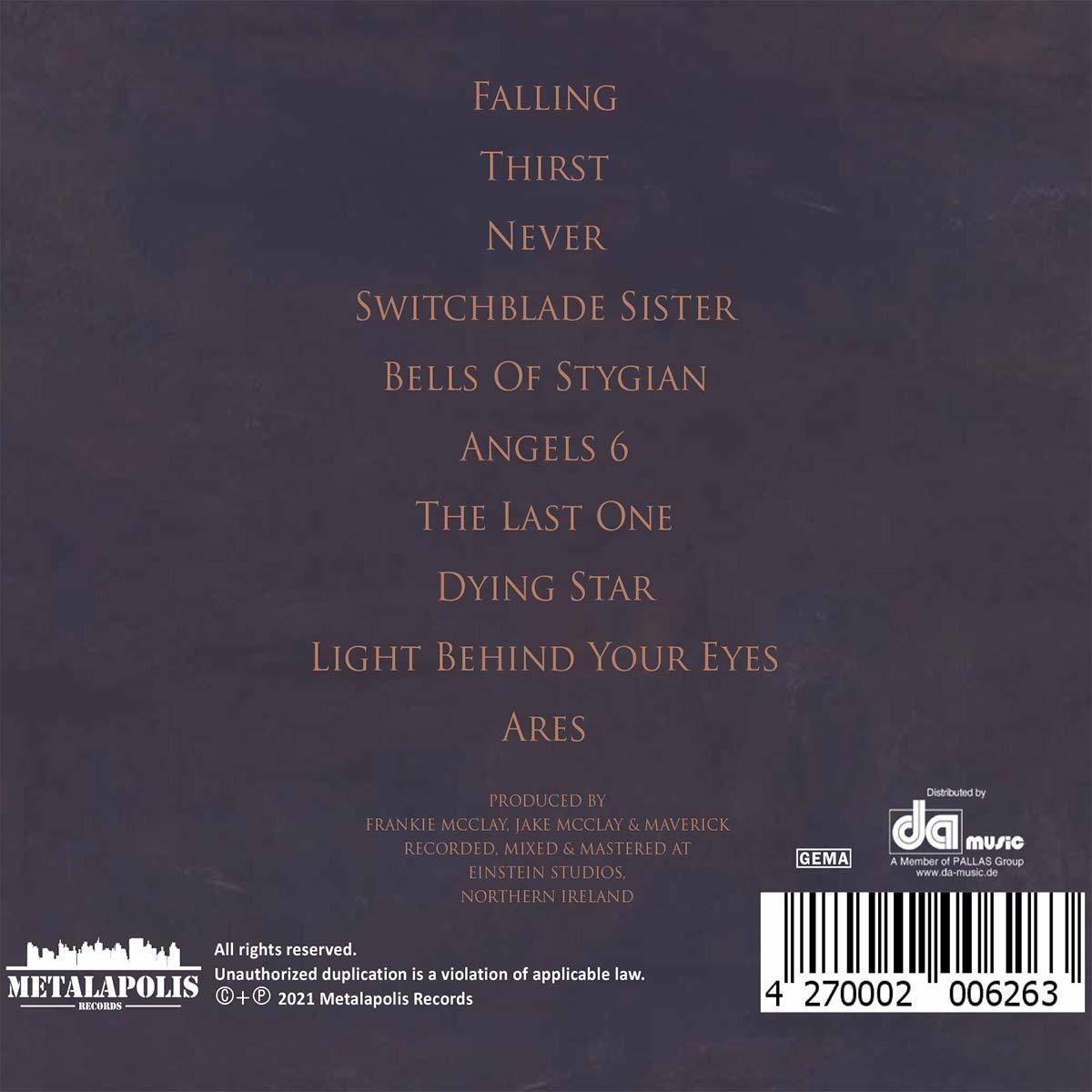 CD-Rückseite mit Songtiteln, Credits und Barcode auf lila Hintergrund.
