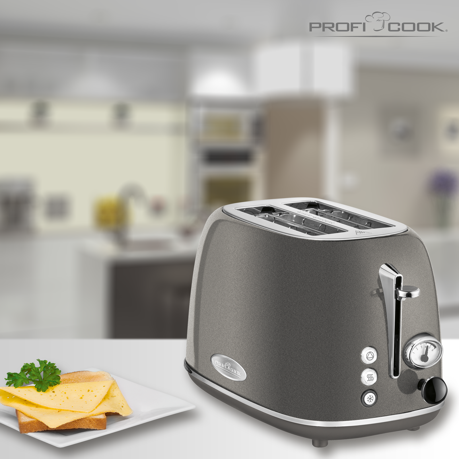 Grauer ProfiCook-Toaster mit Toast und Käse auf einem Teller, in einer Küche.