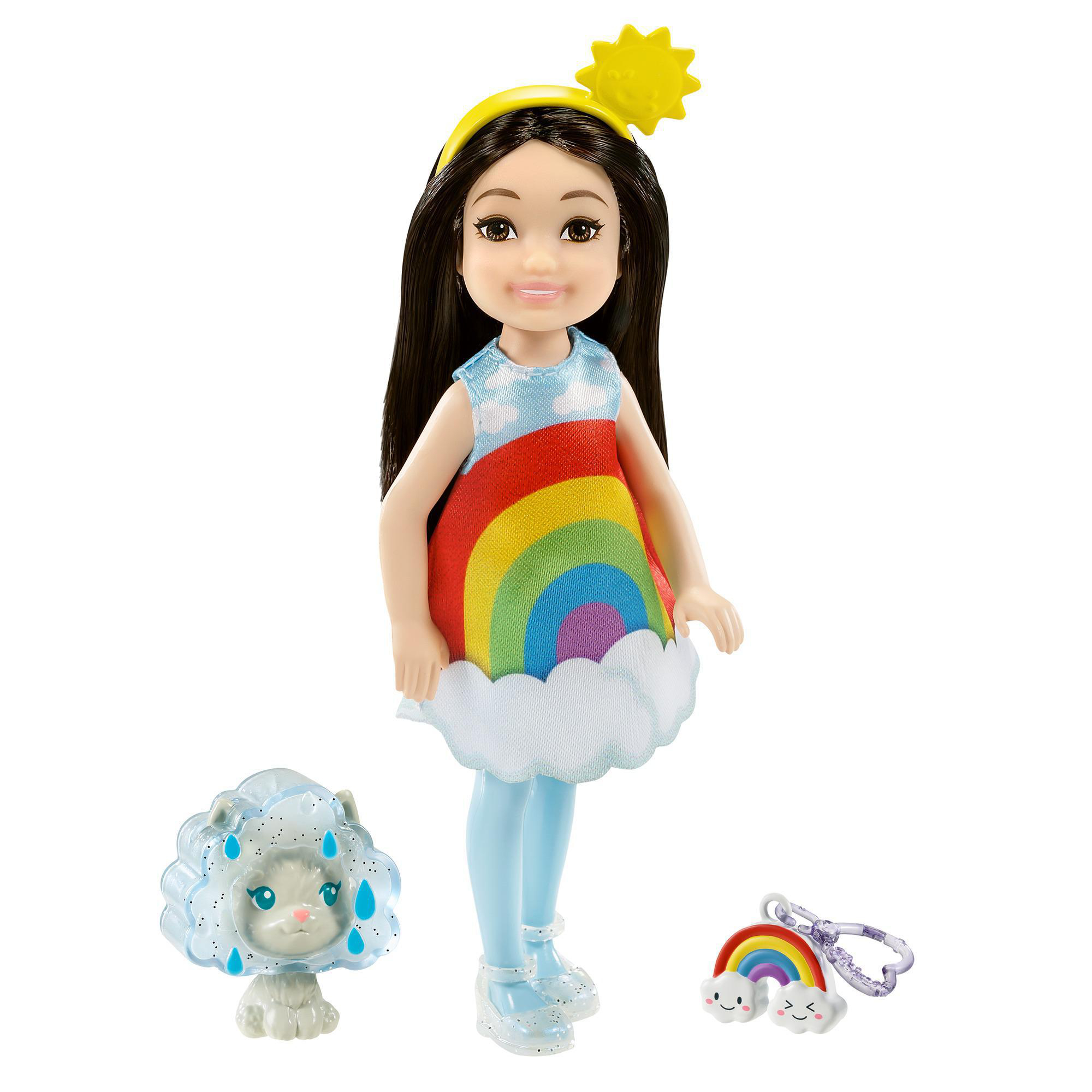 Puppe mit Regenbogenkleid, einer Wolke und einem Regenbogen-Schlüsselanhänger.