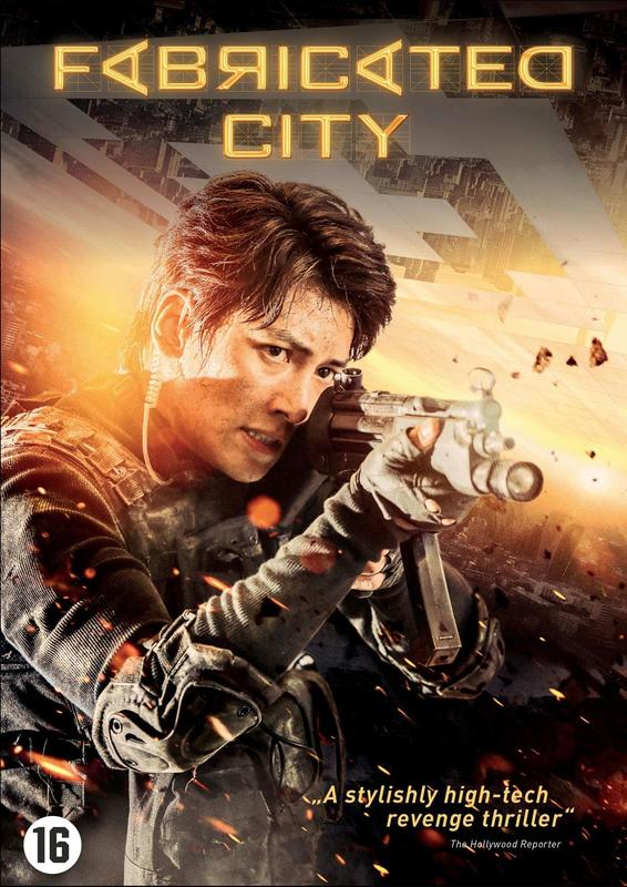 Affiche de film. Homme asiatique tenant une arme. Texte : 'Fabricated City' et un slogan.