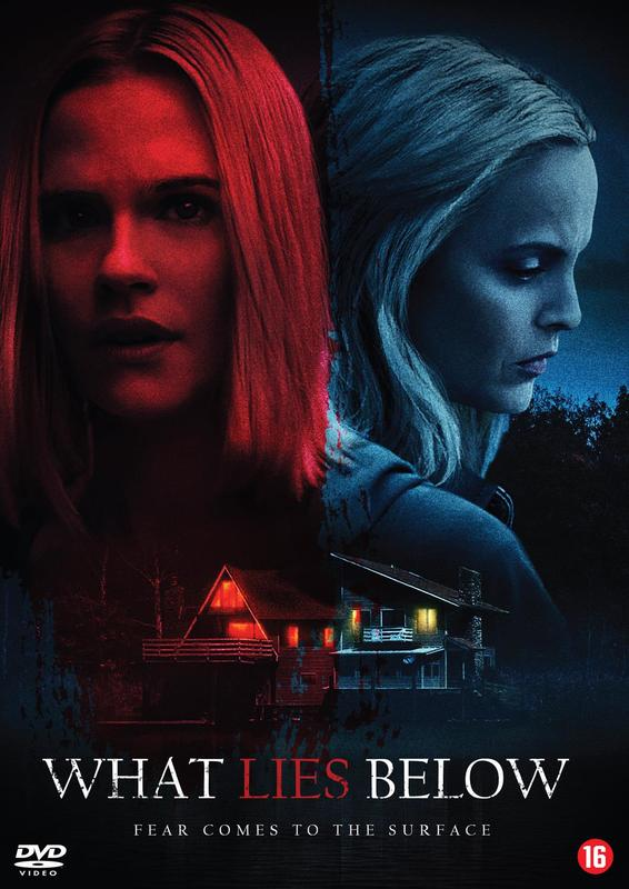 Couverture DVD de "What Lies Below". Visages de femmes en rouge et bleu. Une maison en arrière-plan.