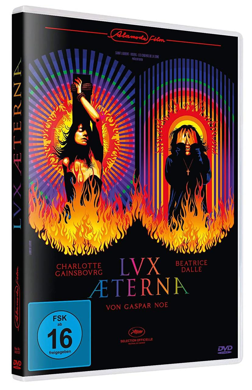 DVD-Hülle mit Frau im Feuer und Text, schwarzer Hintergrund und blaues Quadrat.