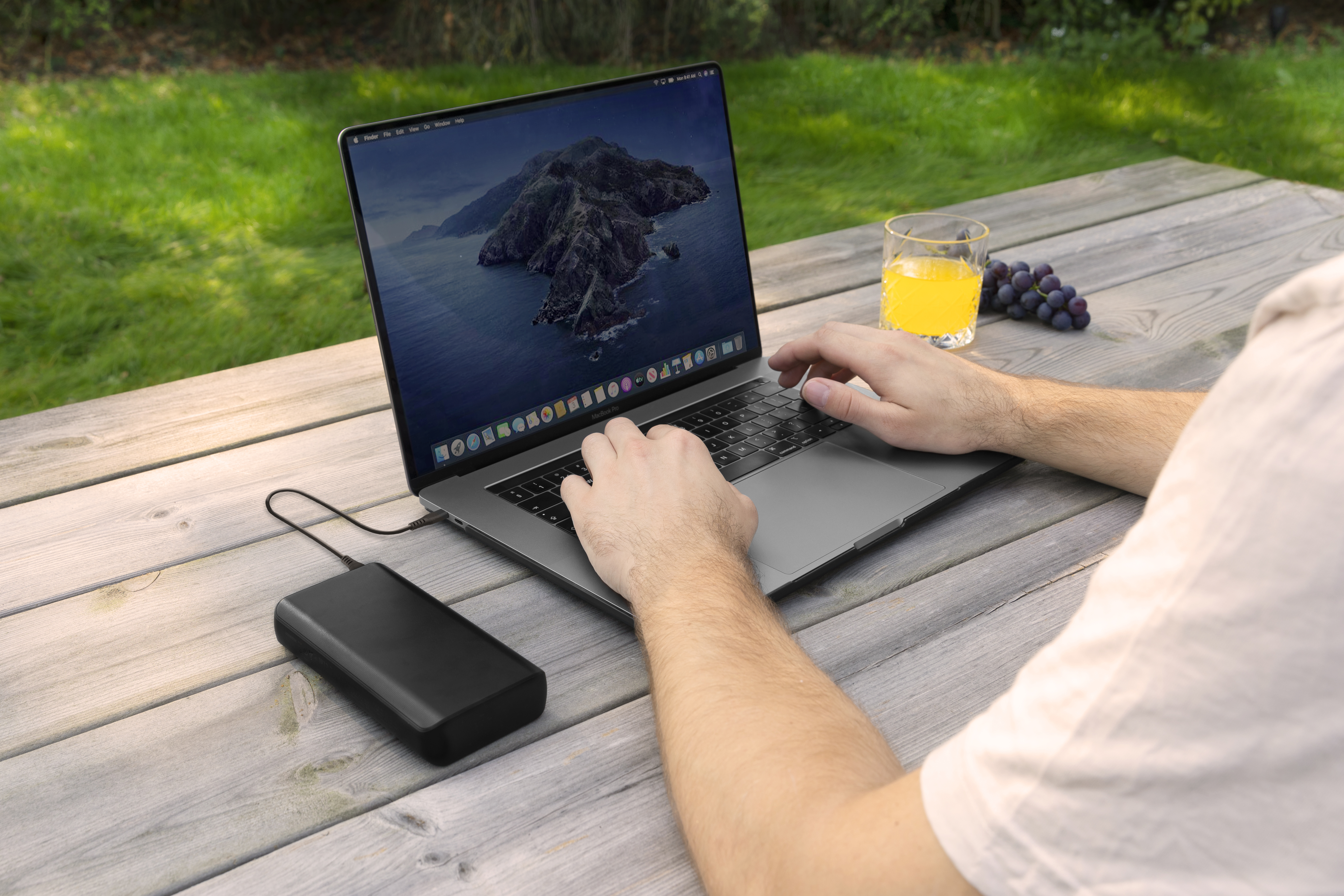 TRUST 23892 Laro Powerbank Apple, Acer, Asus, Dell, Google, HP, Lenovo, LG, Microsoft, 20000 mAh, Schwarz