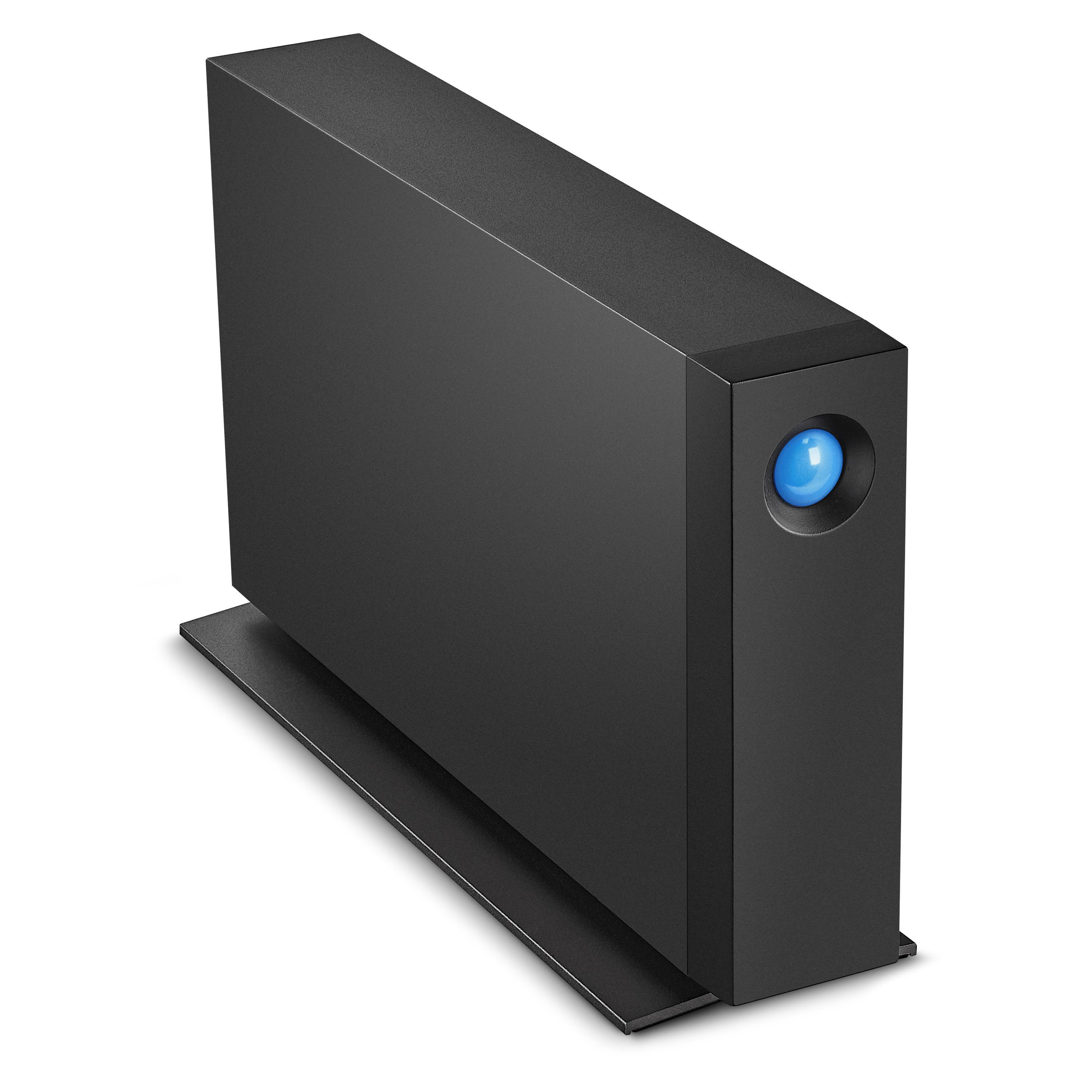 Ein schwarzes, rechteckiges Speichergerät mit blauem Licht auf der Vorderseite. Es steht auf einem schwarzen Ständer.