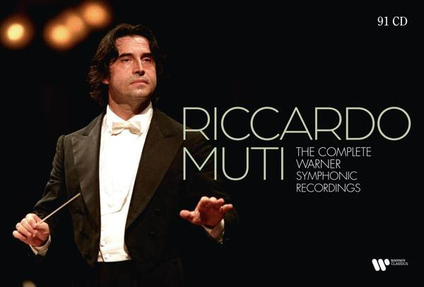 Albumcover: Dirigent im Anzug, Orchestertext, schwarzer Hintergrund.