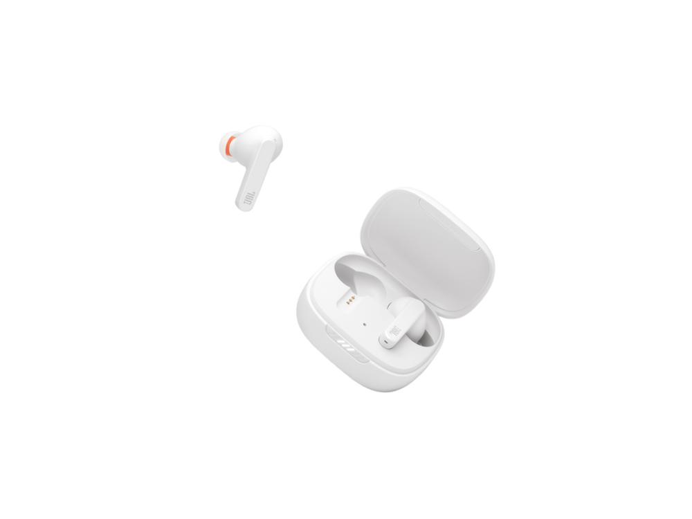 Auriculares JBL blancos en estuche abierto, uno suelto, fondo negro.