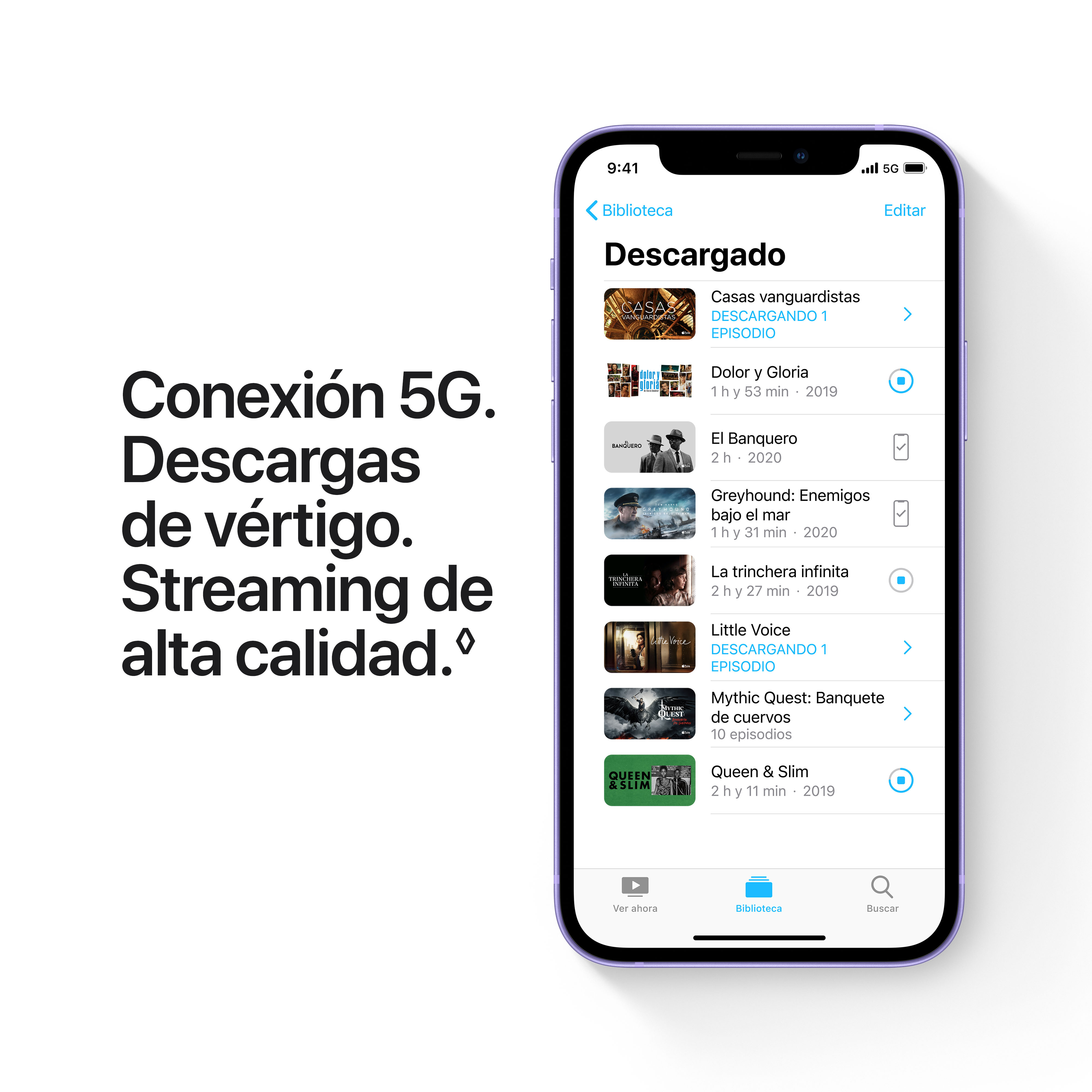 Un iPhone que muestra una lista de episodios descargados. Texto en español, con un logotipo de conexión 5G.