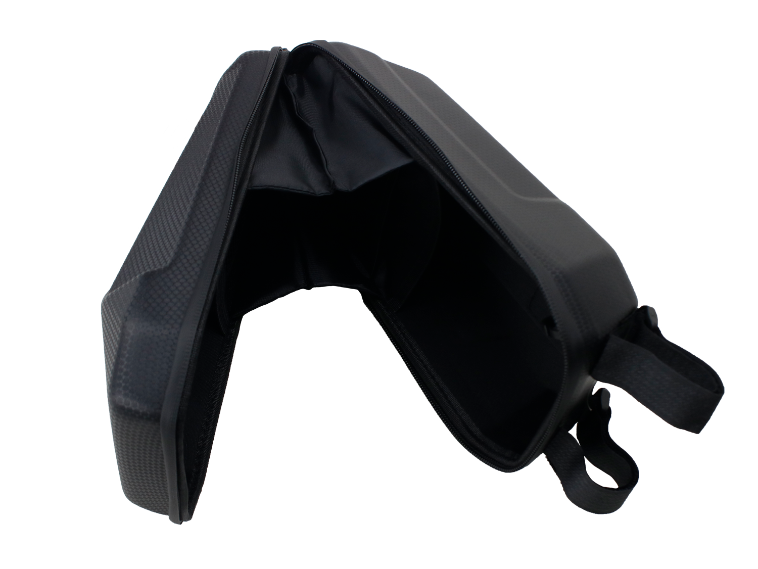 Schwarze Motorradtasche, geöffnet, Innenansicht. Dunkler Hintergrund.