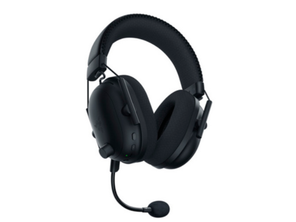 Auriculares gaming negros con micrófono y auriculares.