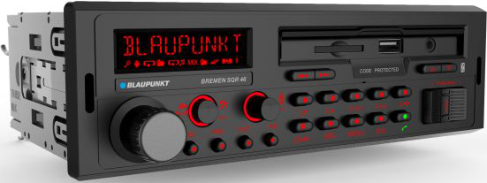 Autoradio. Façade noire, écran et boutons rouges. Marque Blaupunkt. Comprend un lecteur CD et port USB.