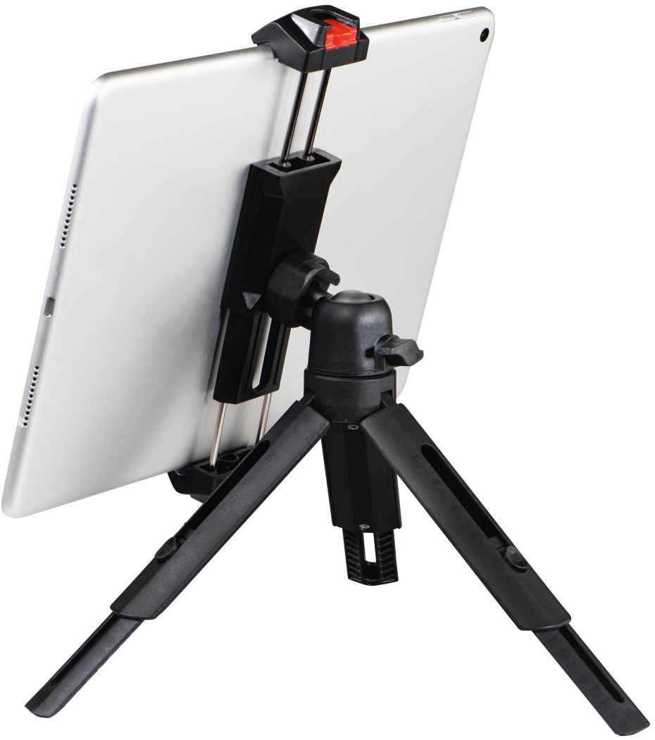 Ein iPad ist auf einem schwarzen Stativ montiert.