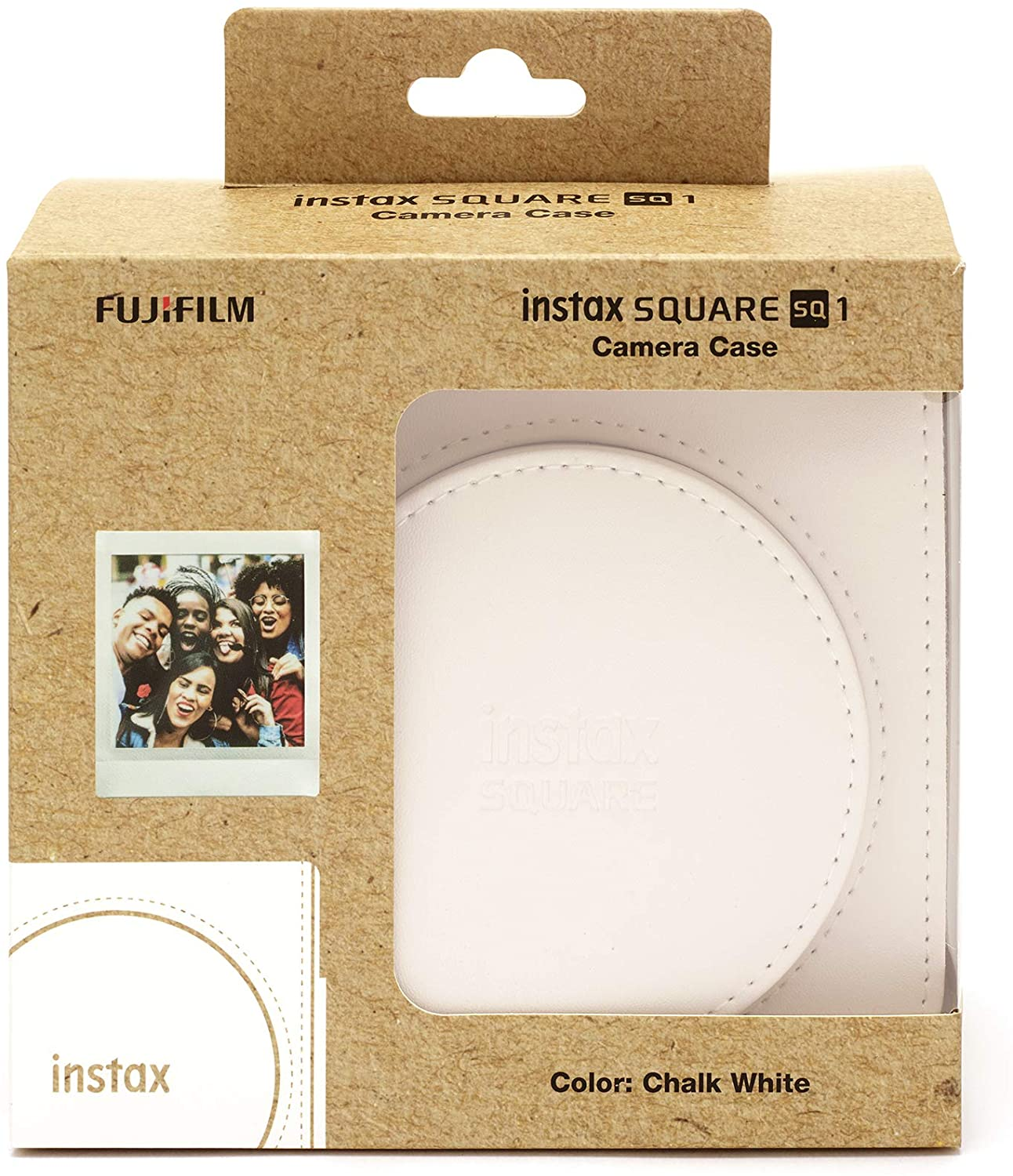 Eine weiße instax SQUARE Kameratasche in einem Karton. Die Box zeigt ein Foto und Text.