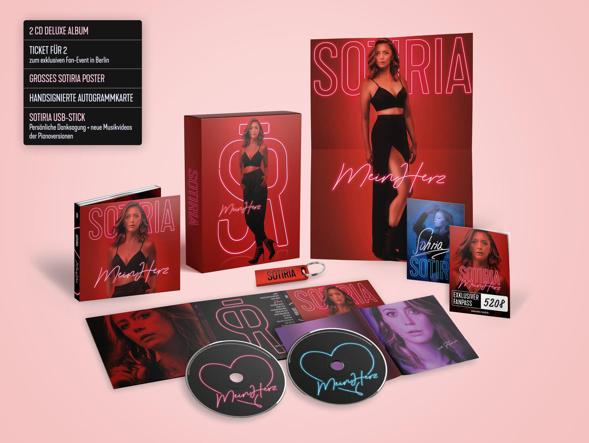 Sotiria Album-Set: CDs, Poster, USB-Stick und Schlüsselanhänger. Rot-Rosa-Thema.