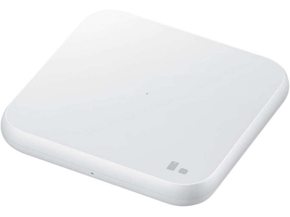 Una plataforma de carga inalámbrica blanca y cuadrada con un logotipo pequeño.
