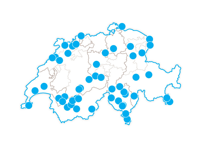 Mappa della Svizzera con cerchi blu che segnano varie località.