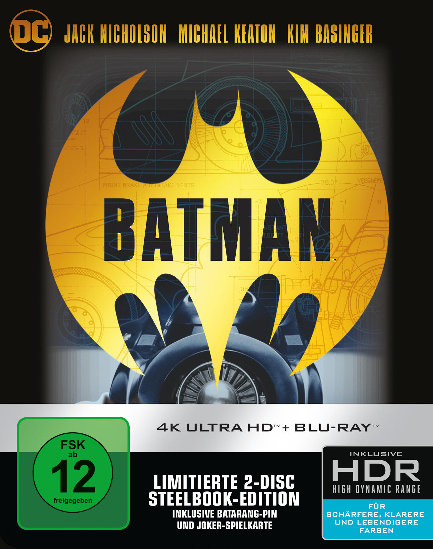 Batman Blu-ray Cover. Gelbes Batman-Logo über Batmobil und Blaupausen. Namen der Schauspieler oben. Bewertung und HDR-Infos unten.