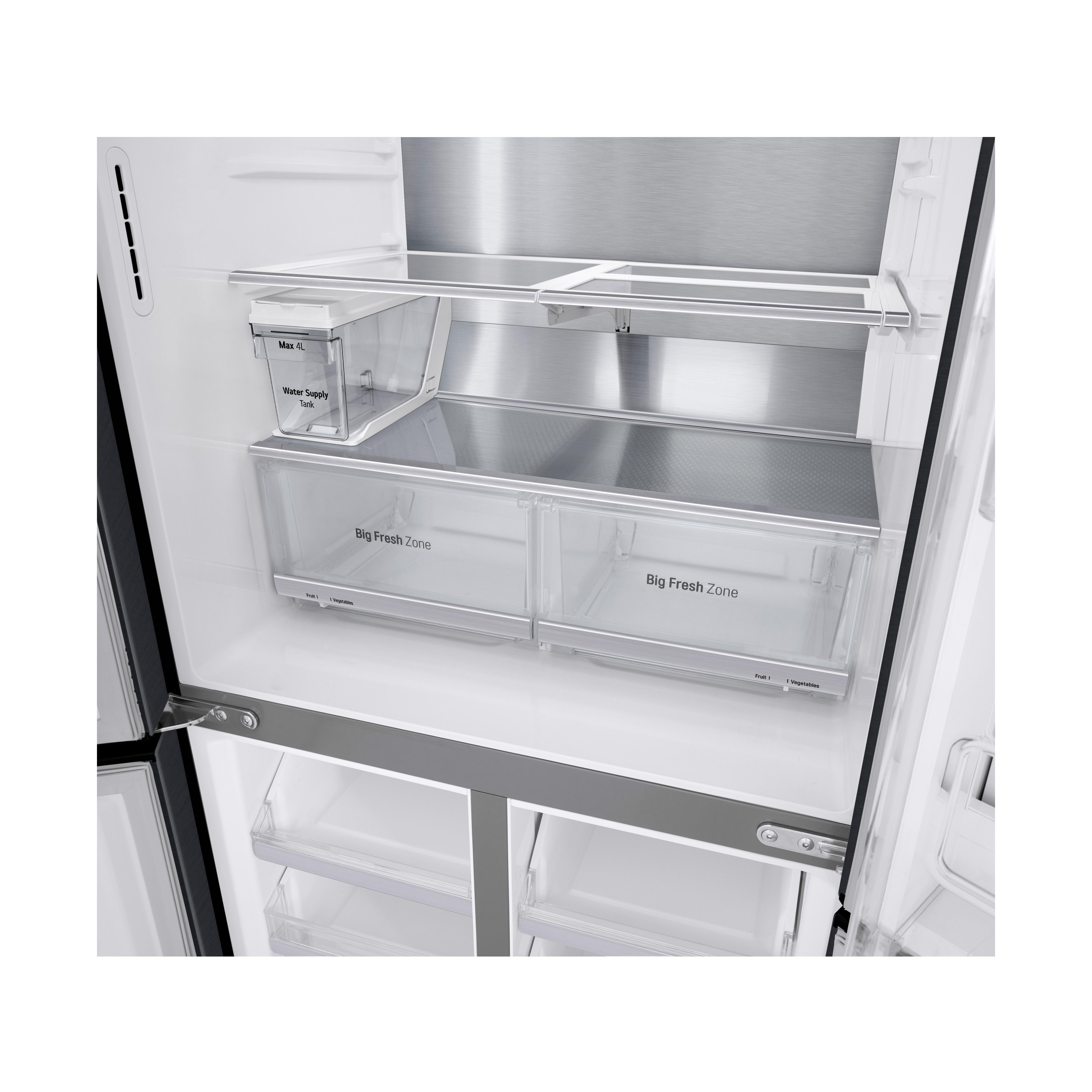 Offener Kühlschrank mit Schubladen mit der Aufschrift „Big Fresh Zone“ und Wasserversorgung.