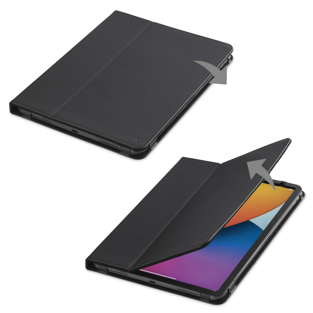 Zwei Ansichten des schwarzen iPad-Cases, geschlossen und geöffnet. Pfeile zeigen die Öffnungsrichtung.