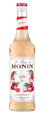 Monin Lychee Sirup Flasche, Etikett mit Litschi-Früchten und Text, auf weißem Hintergrund.