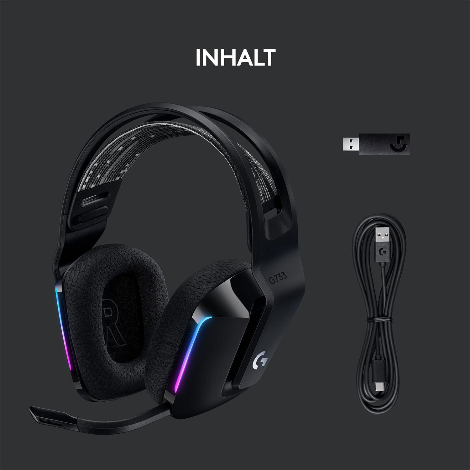 Schwarzes G733-Headset mit RGB-Lichtern, USB-Dongle und Kabel auf dunklem Hintergrund.