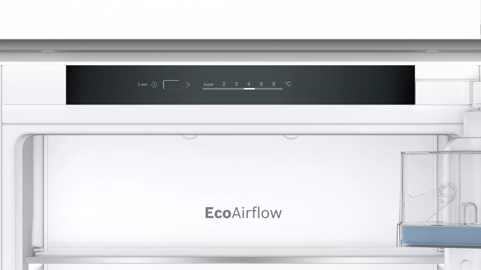 Gros plan sur l'intérieur d'un réfrigérateur blanc montrant le panneau de commande et le logo EcoAirflow.