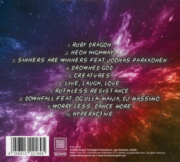 CD-Rückseite mit Titelliste und buntem kosmischen Hintergrund.