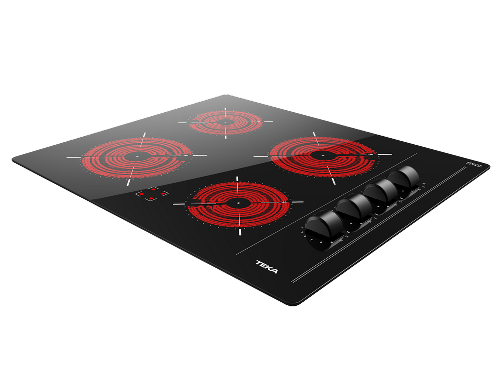 Placa de inducción negra con elementos calefactores rojos y mandos de control, sobre fondo negro.