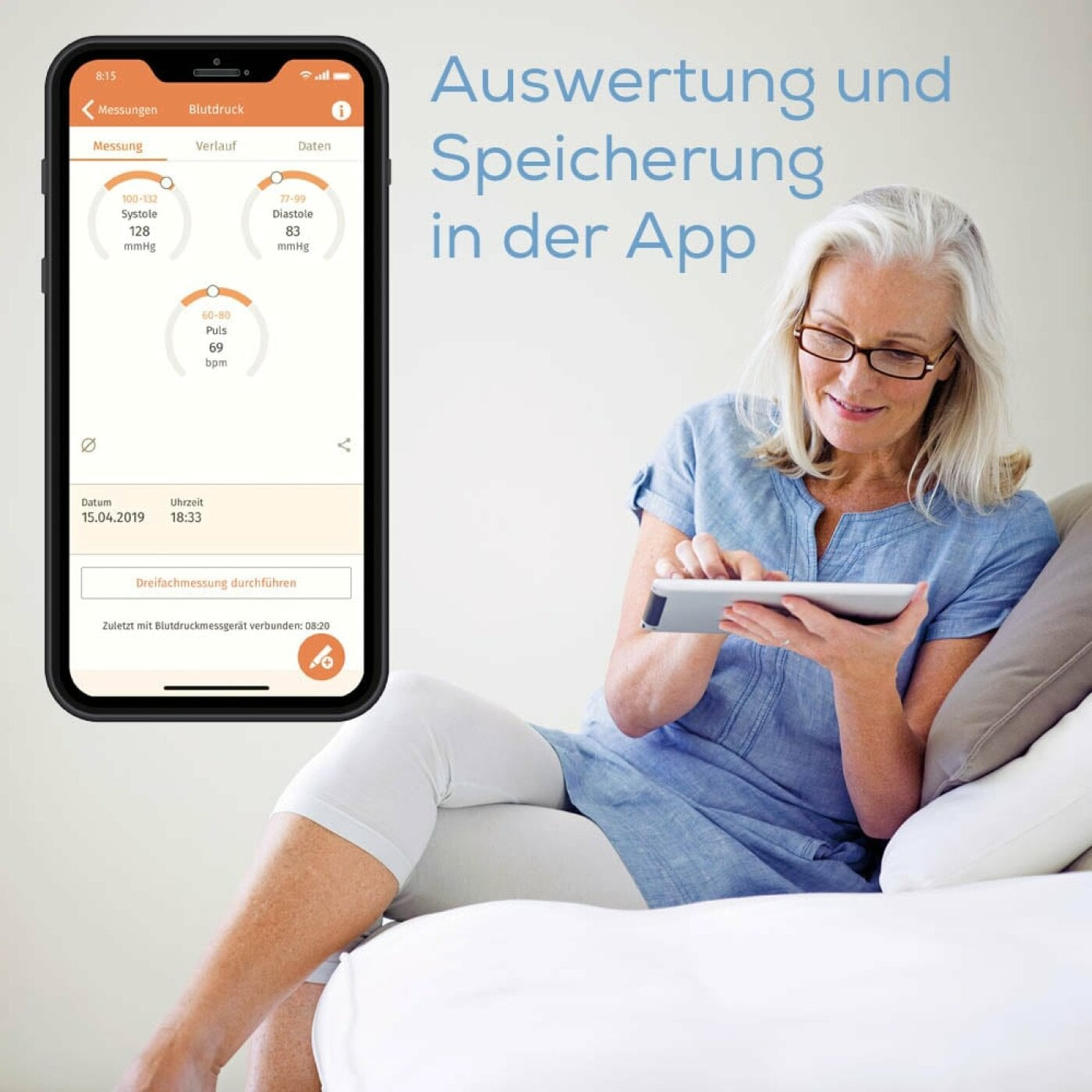 Frau nutzt Tablet, Telefon mit Blutdruckdaten. Text: 'Auswertung und Speicherung in der App'.