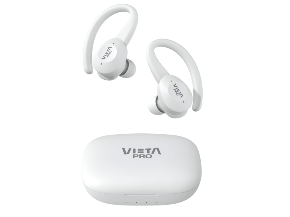Auriculares Vista Pro blancos y estuche de carga sobre un fondo blanco. Los auriculares tienen ganchos para la oreja.