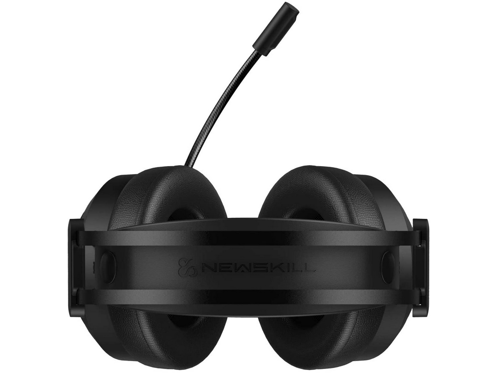 Auriculares para juegos negros. Los auriculares tienen dos grandes auriculares y un micrófono flexible que se extiende desde el auricular izquierdo.