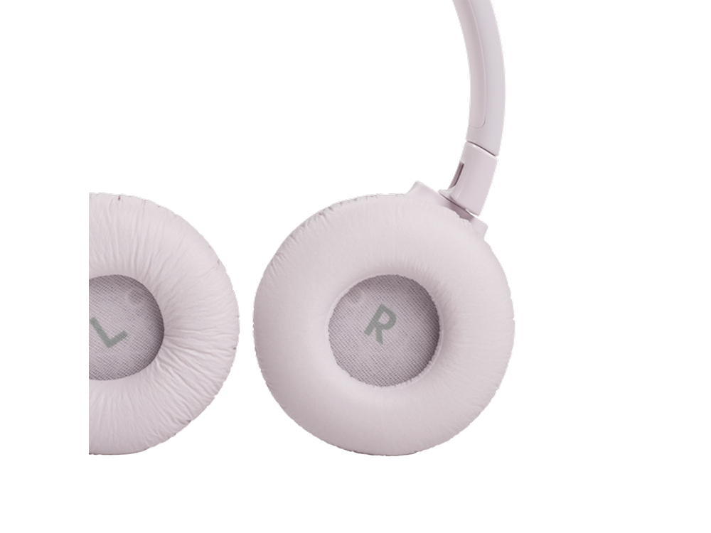 Un par de auriculares de color rosa claro.