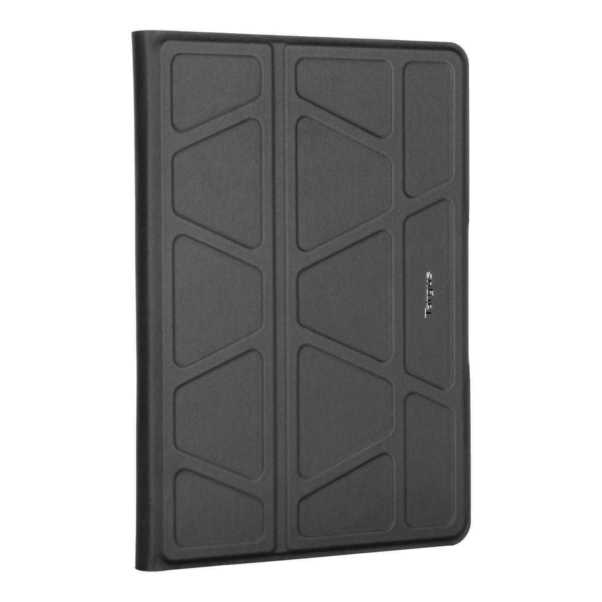 Schwarzes Targus Tabletetui, geschlossen. Strukturierte Oberfläche mit geometrischen Mustern.