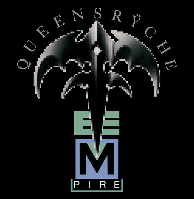 Queensrÿche-Logo auf schwarzem Hintergrund. Das Logo ist ein stilisiertes fledermausartiges Symbol mit dem Wort 'EMPIRE' darunter.