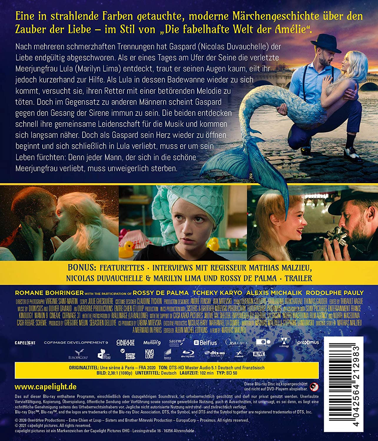 Filmposter: Ein Film mit einer Meerjungfrau und einem Mann. Blaues und weißes Farbschema.