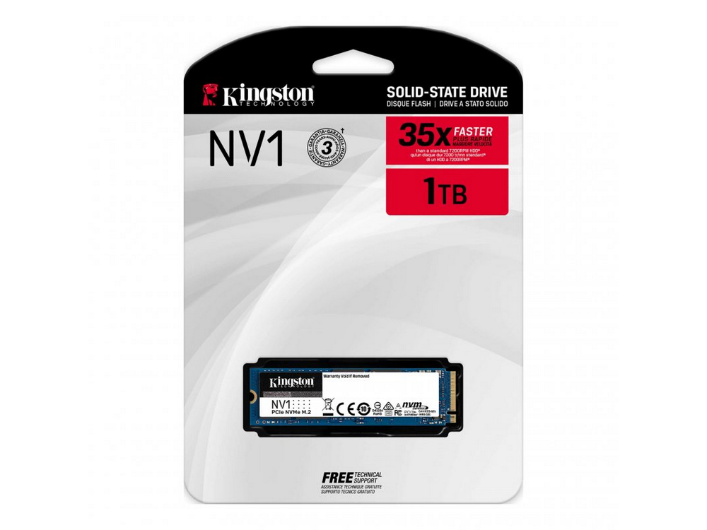 SSD en embalaje. Marca negra y roja sobre fondo blanco. Muestra 1 TB de capacidad.